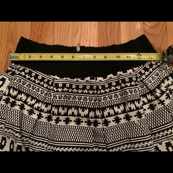 🦋 3/$15 MIAMI black and white Aztec print skater skirt - Picture 9 of 9